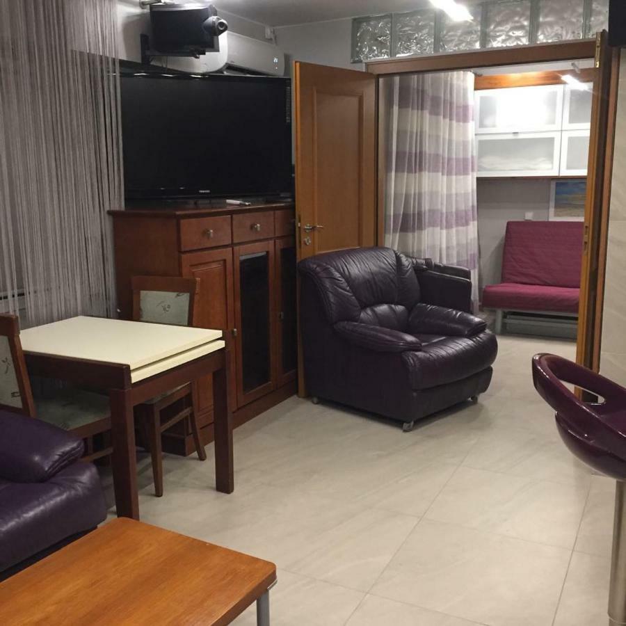 Karmelek Apartamento Varsóvia Exterior foto